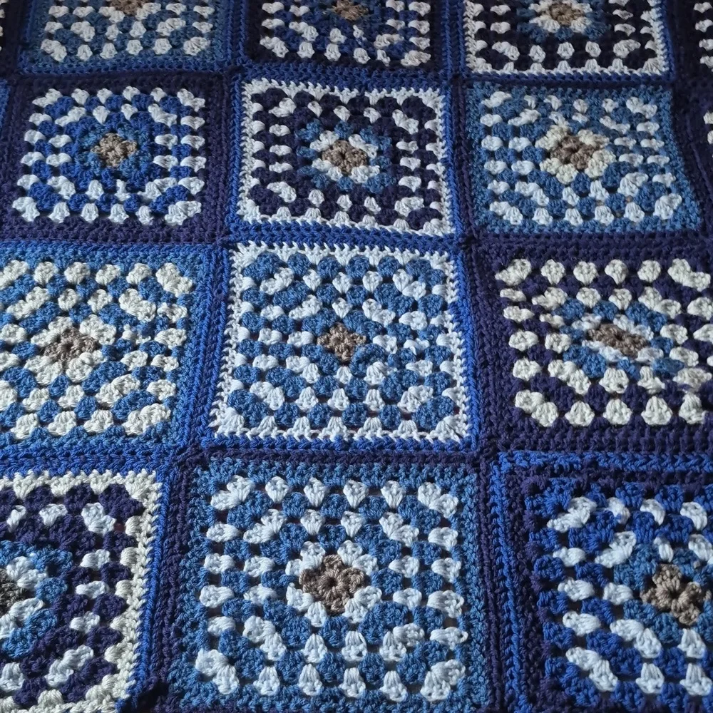 Handmade Lap Afghan Blues And Gray 50" X 36" New And Never Used Comfy Warm Gift - Picture 2 of 6